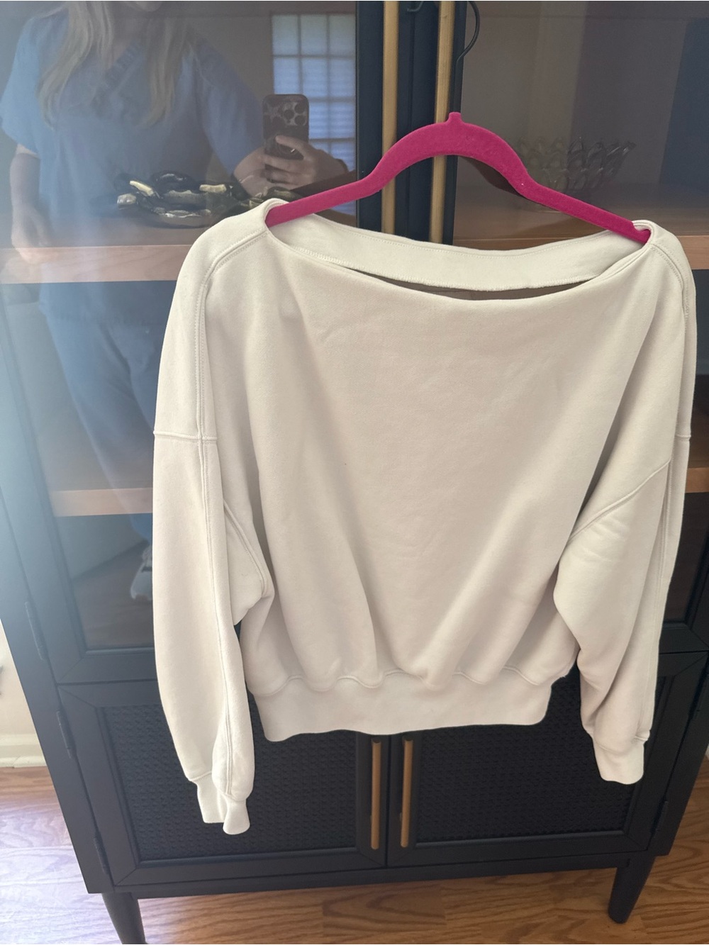Abercrombie & Fitch Off-Shoulder Cream Sweatshirt